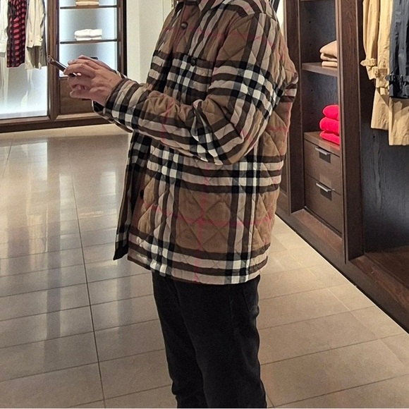 New Burberry men’s diamond quilted jacket in taupe brown check - Picture 6 of 8
